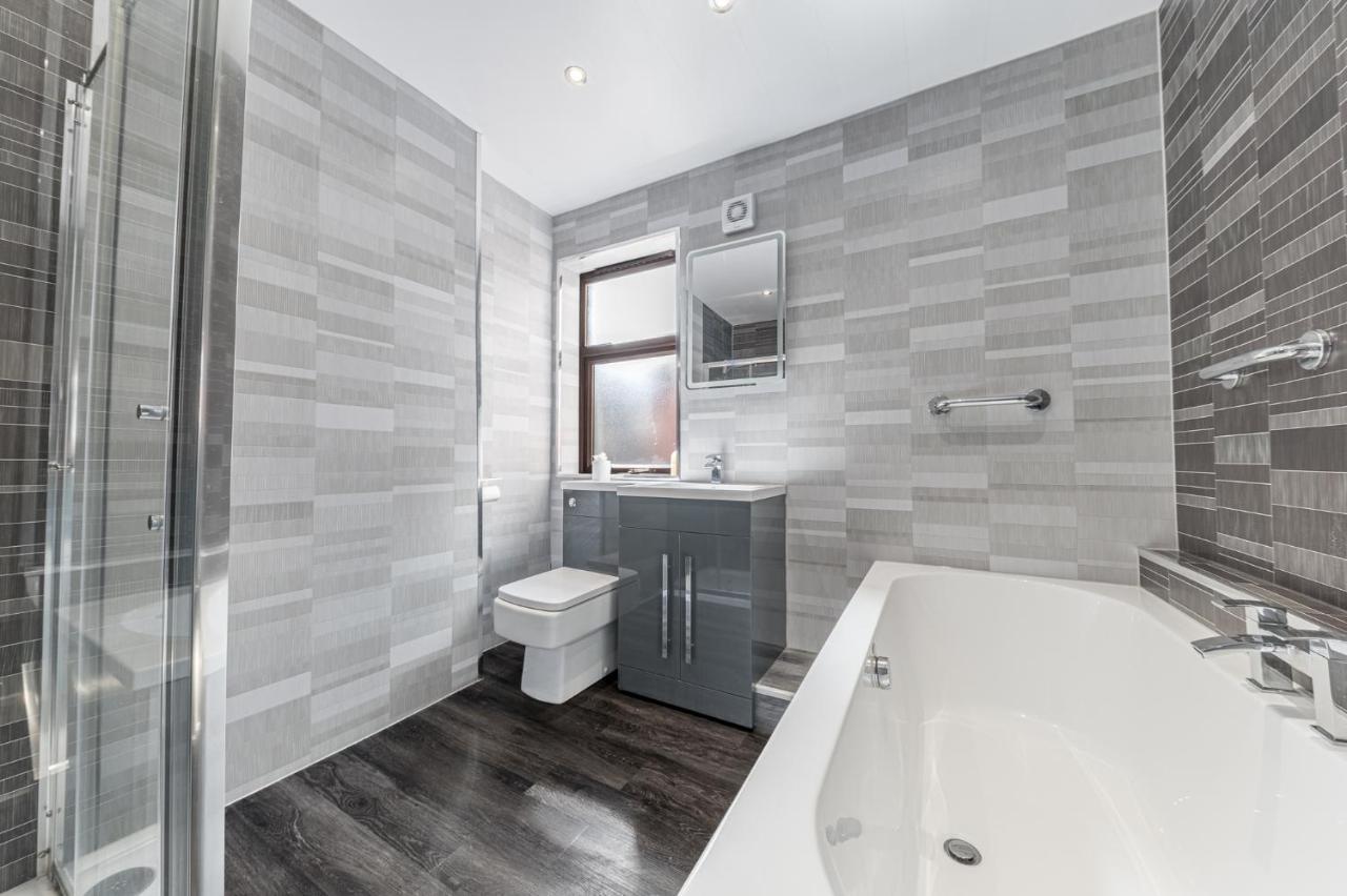 Stylish Luxury Large 4Br Kingbed Lägenhet Barrow-in-Furness Exteriör bild